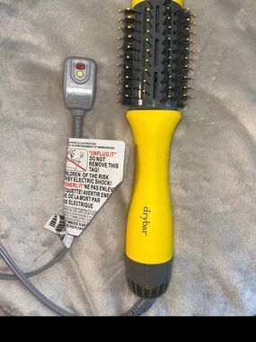Drybar Single Shot Round Blow Dryer Brush